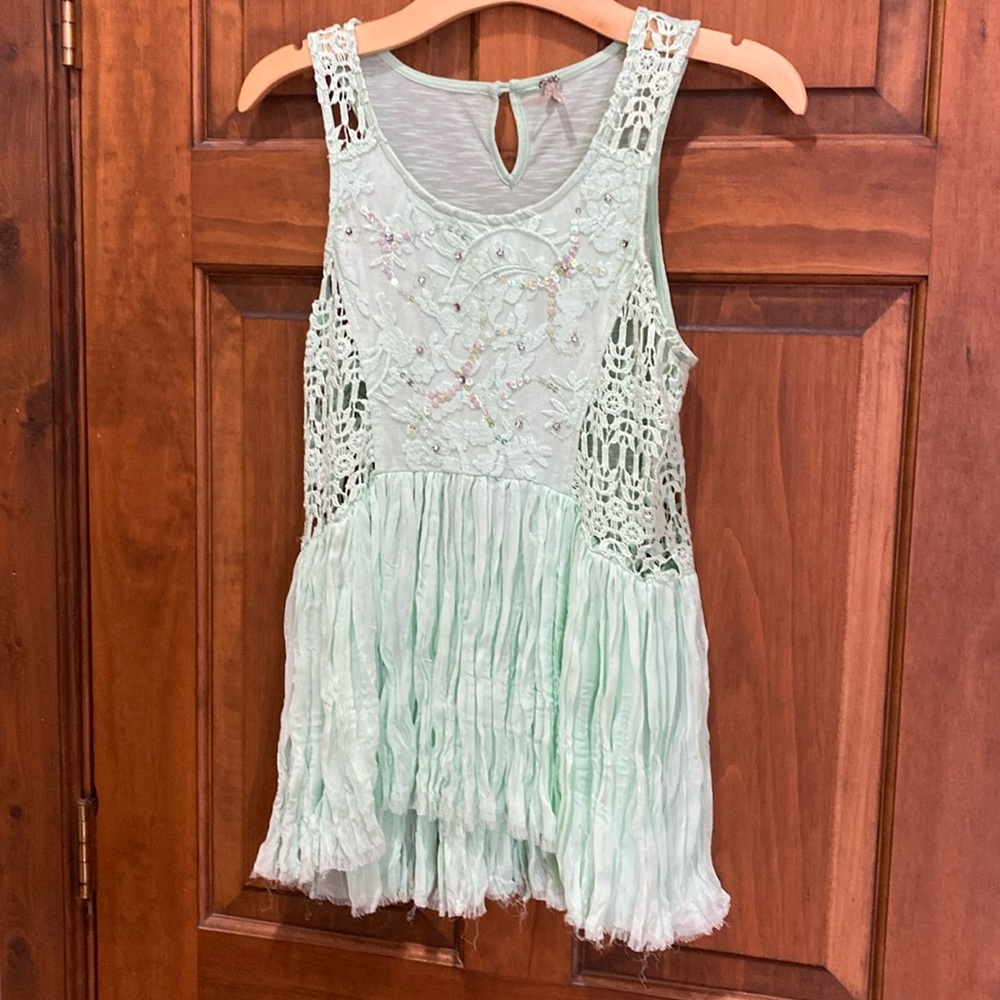 BKE MINT GREEN SPARKLING TANK
SIZE SMALL